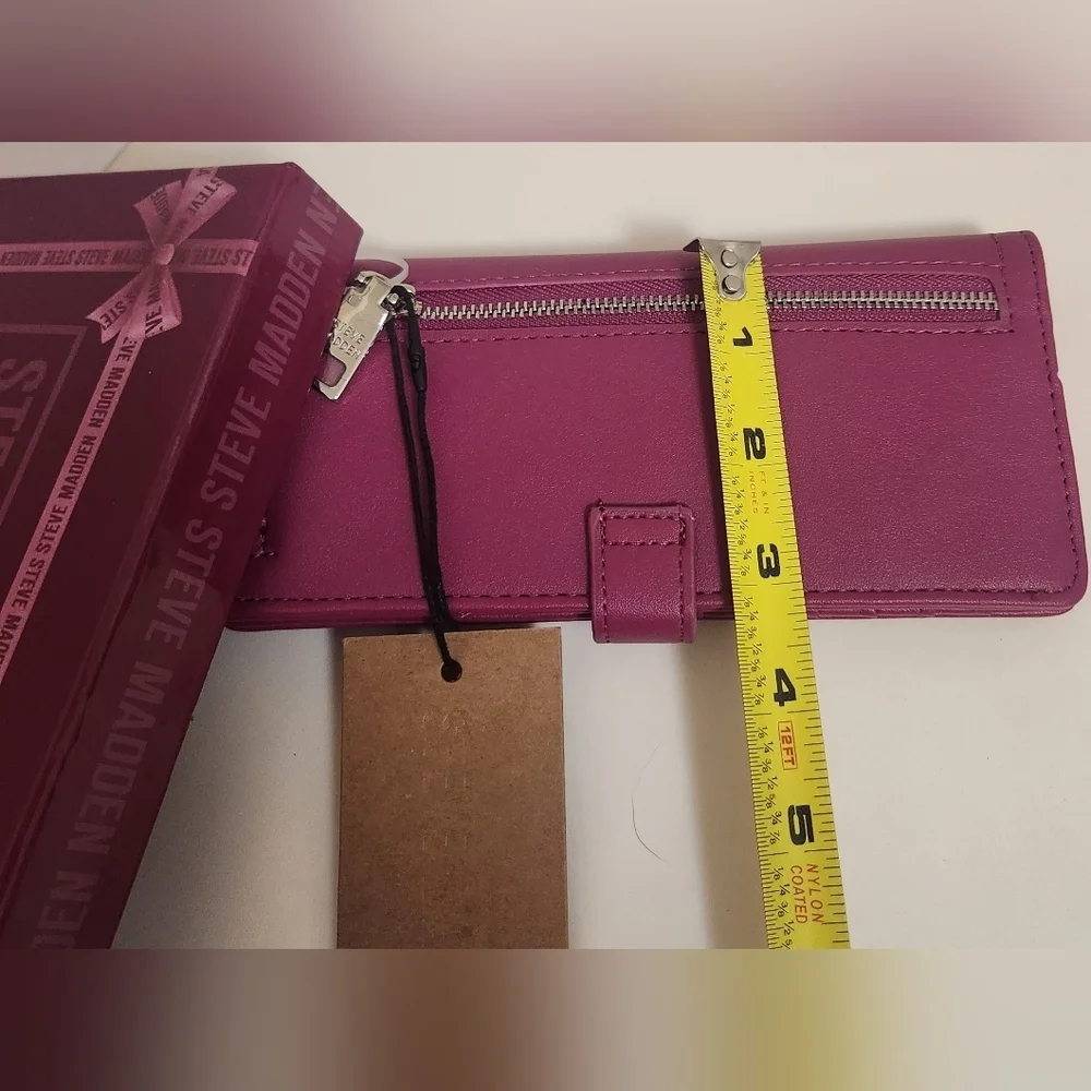 Steve Madden Fuschia Wallet NEW IN GIFT BOX!